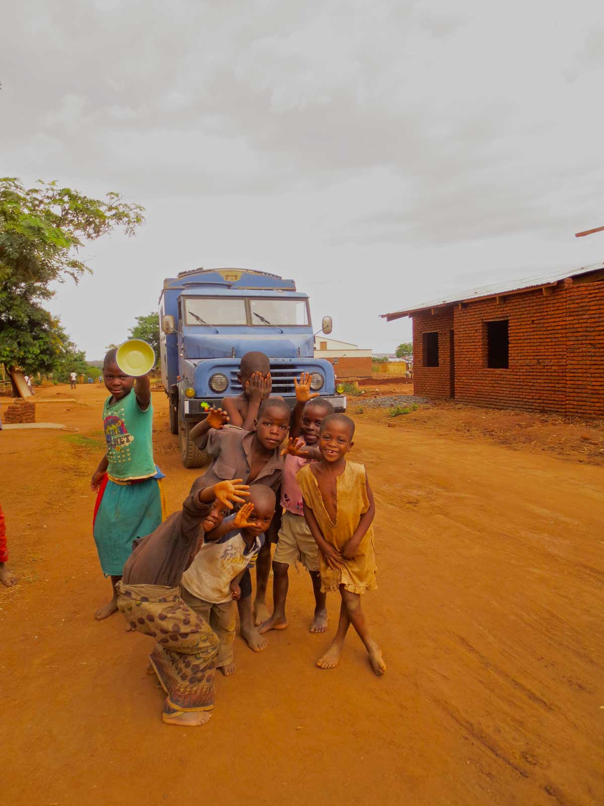 kinder-im-township-in-lilongwe-malawi