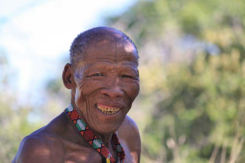 Bewegende Begegnung mit Buschmännern in Namibia